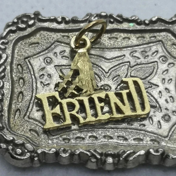 Jewelry - 10k yellow gold  pendant